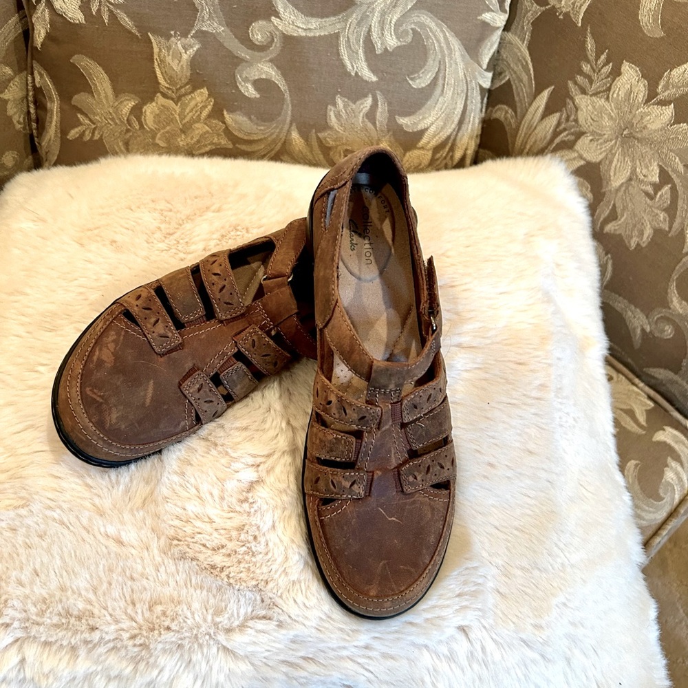 Clarks Maryjane style leather shoes
